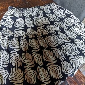 A New Day Monochrome Leaf Print Skirt
